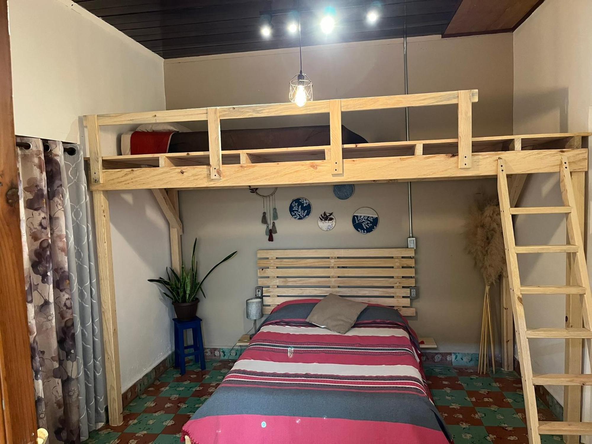 Hostal Casa Gaia San Cristóbal de Las Casas Екстериор снимка